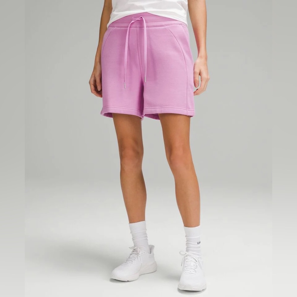 Lululemon Scuba High-Rise Short 5" NWT